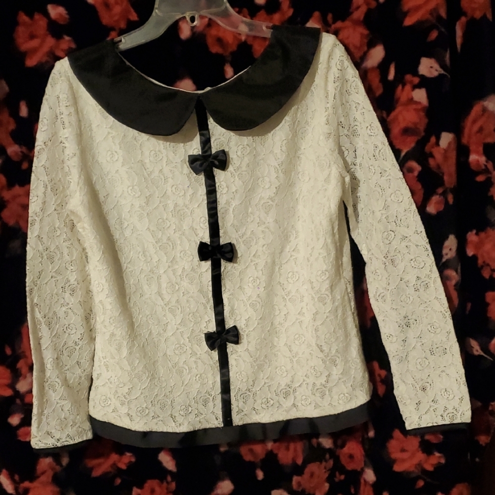 ⚘️⚘️Stunning Lace Blouse